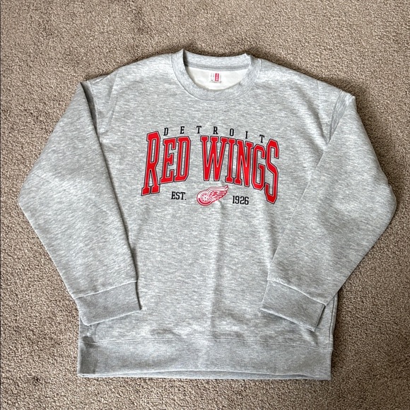 Other - NWOT Men’s Large Detroit Red Wings Grey Crewneck